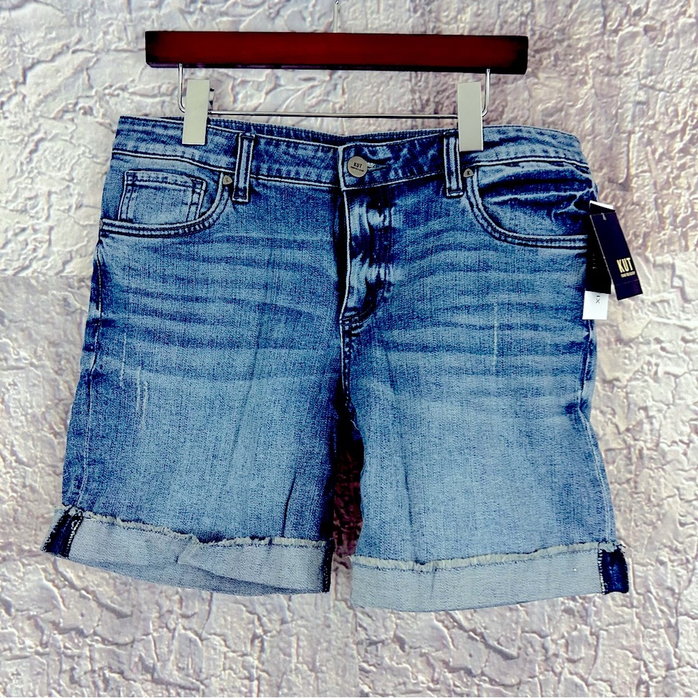 New with tags Kut from the Kloth Catherine Boyfriend denim short